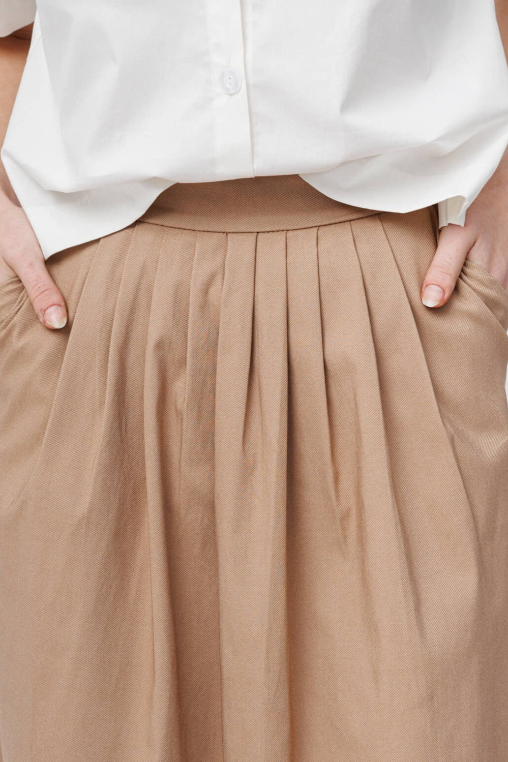 חצאית עם כיסים ELLI | חום