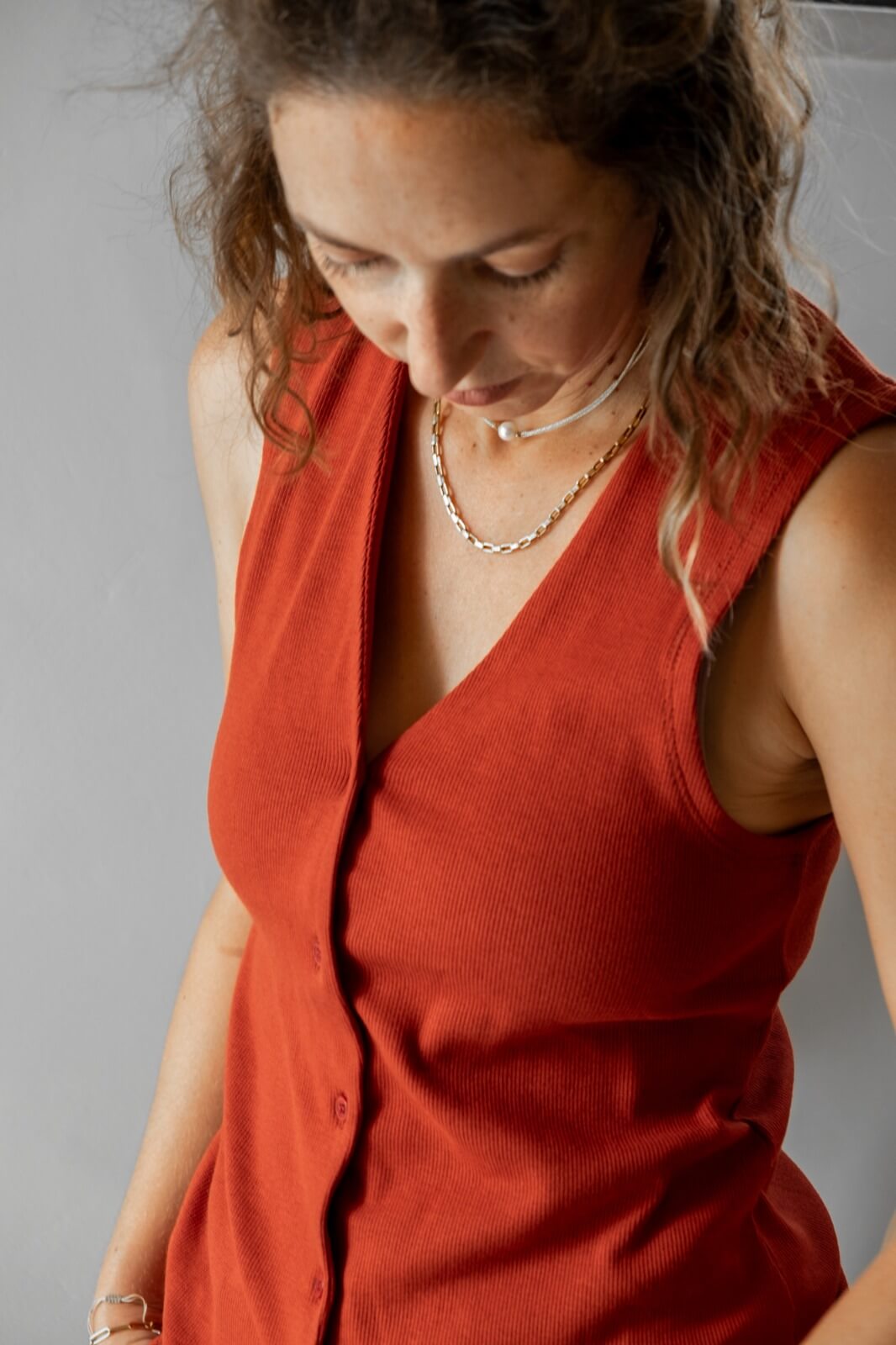 גופיית VEST | טרקוטה