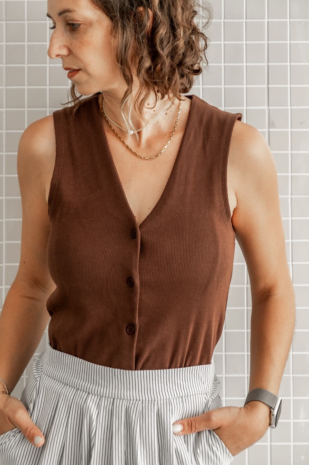 גופיית VEST | חום
